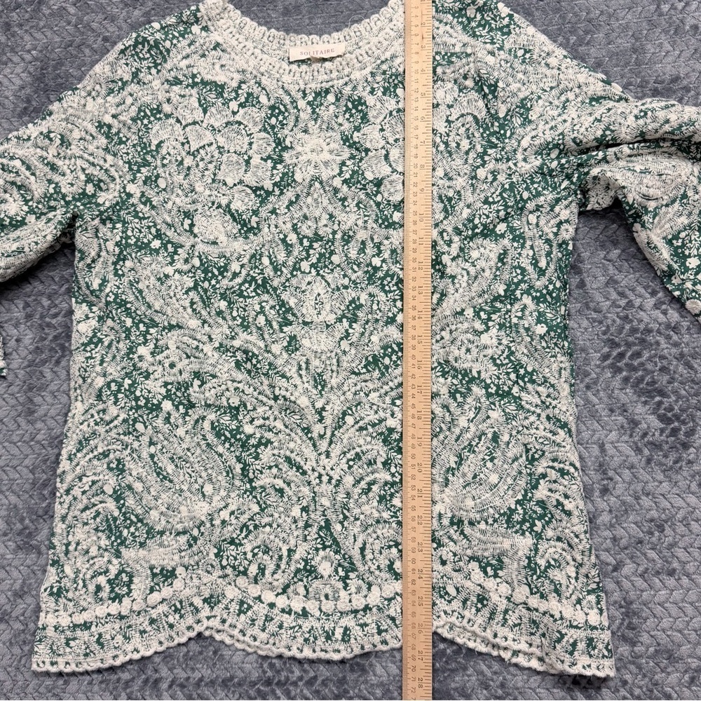 Solitaire Women's Green and White Lace Bell Sleeve Top Size Large - Picture 10 of 10